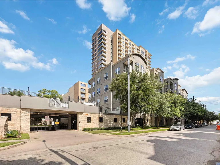 1010 Rosine St #35 — Photo 29