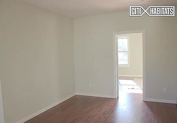 5th image of 288 Graham Ave #3