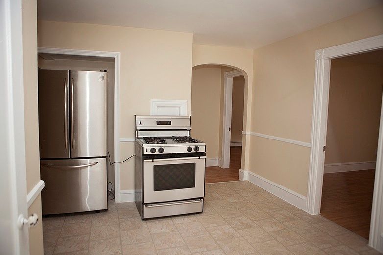 2nd image of 153 Franklin Ave