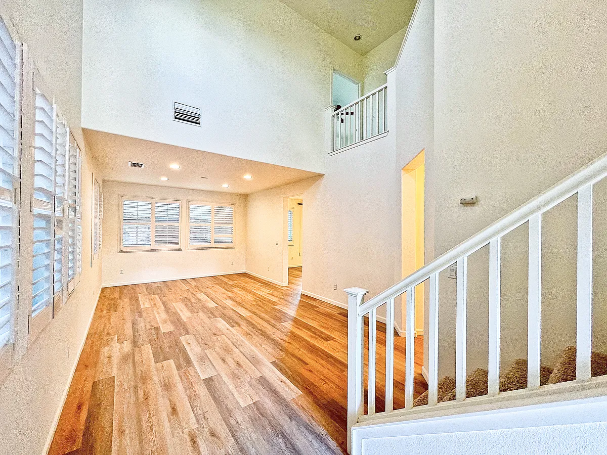 Building Photo - 247 Dragonfly Cir