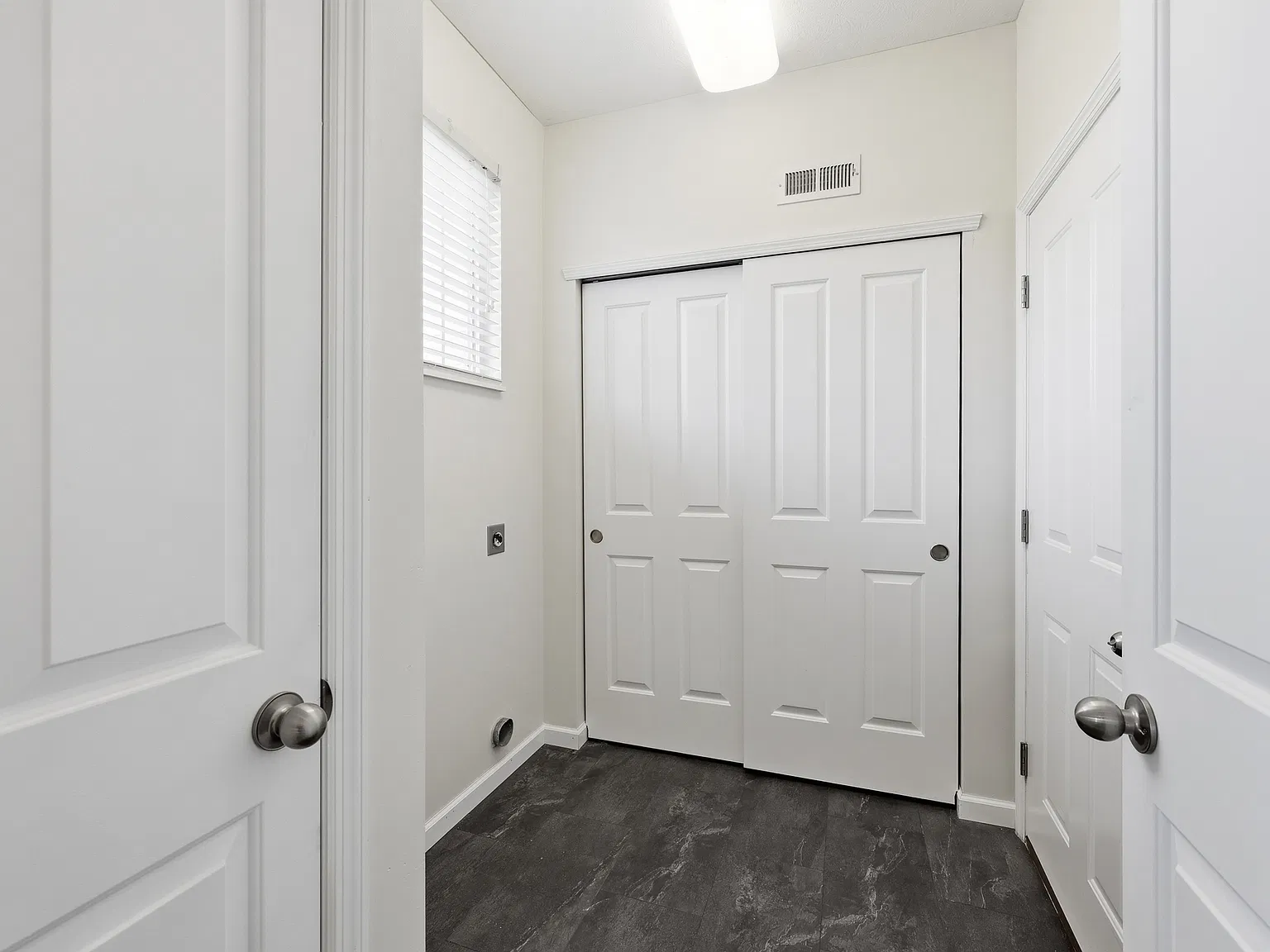 3 bed, 1504 sqft, $2,000 — Photo 4