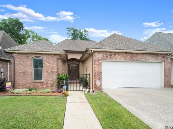 8425 Le Marie Ct, Denham Springs, LA 70706