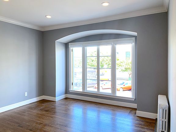 5th image of 3535 Fillmore St APT 103