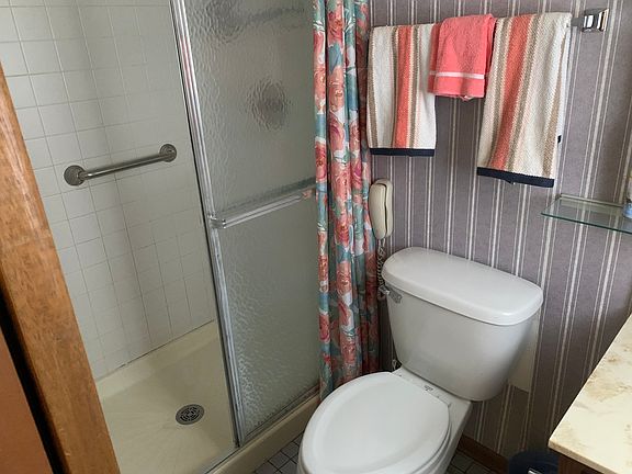 5th image of 7612 W 157th St