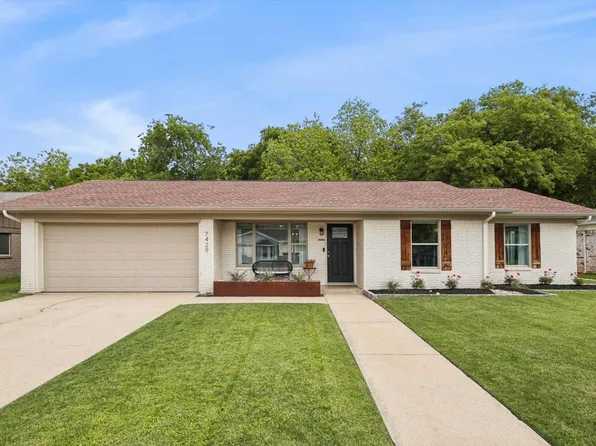 7429 S College Cir, North Richland Hills, TX 76180