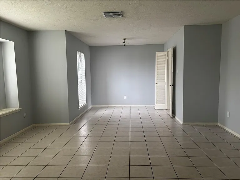 402 Oak Harbor Dr — Photo 4