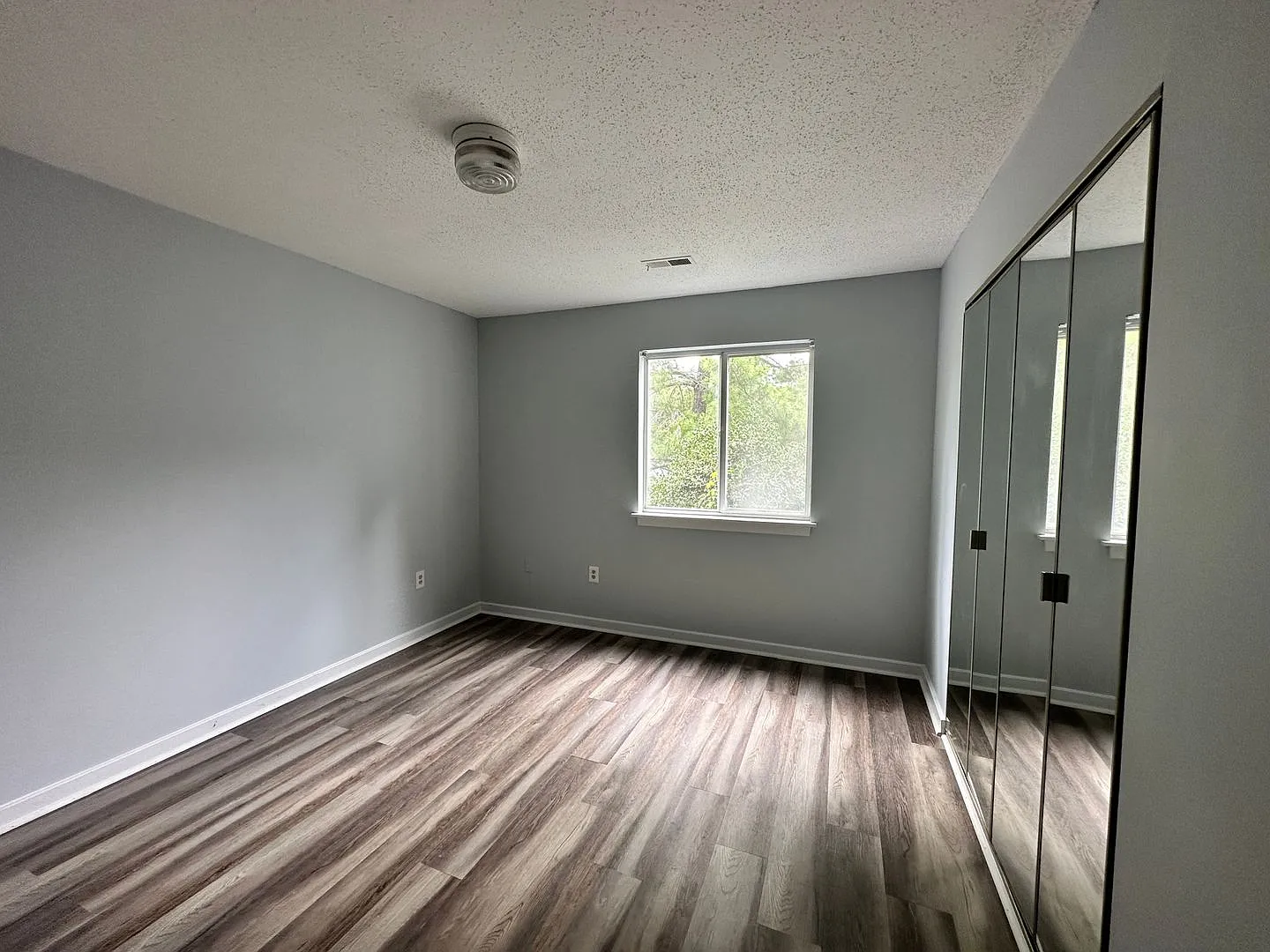 2 bedroom condo in Williamsburg! — Photo 3