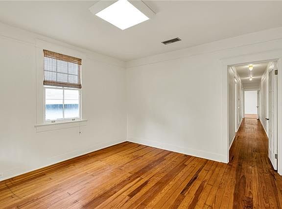 5th image of 806 S Carrollton Ave