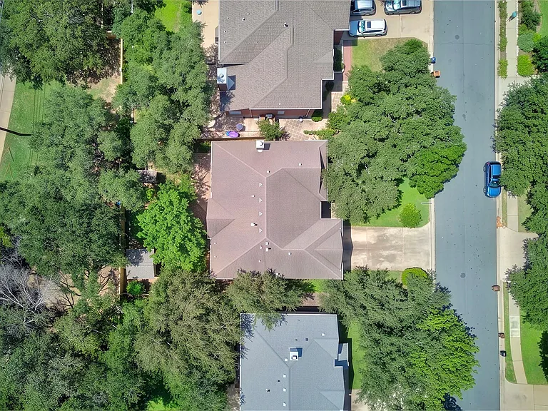 7021 Gentle Oak Dr — Photo 32