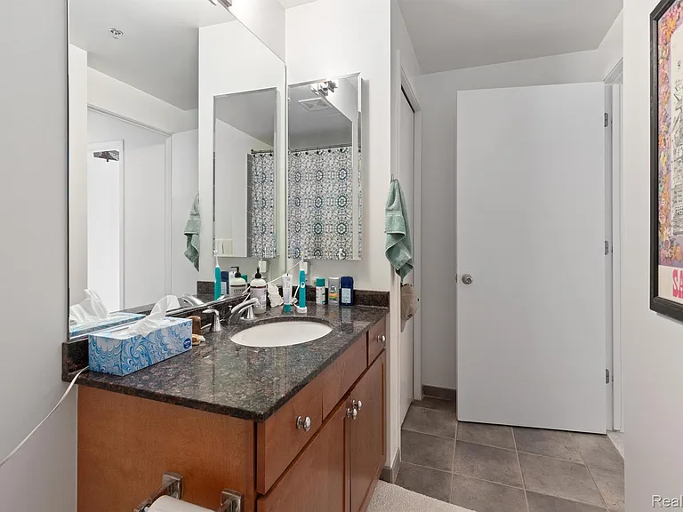 3670 Woodward Ave #506 — Photo 22