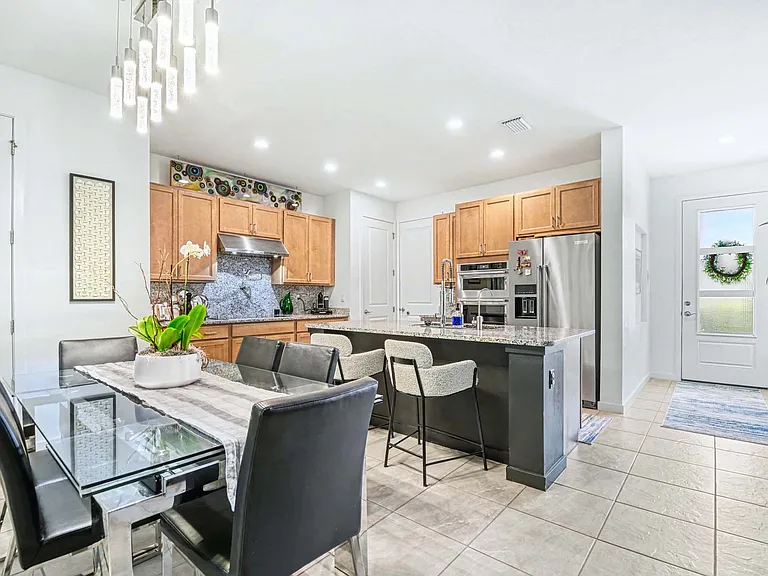 13045 Pembroke Dr — Photo 24