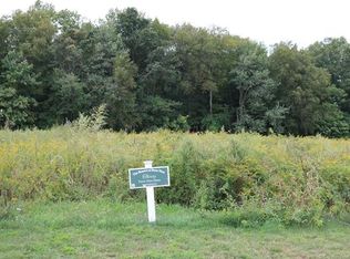 30 Farm View Dr, Norwich, CT 06360