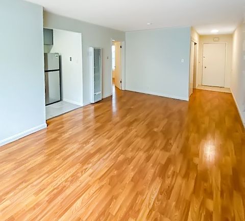 4th image of 1276 46th Ave APT 3