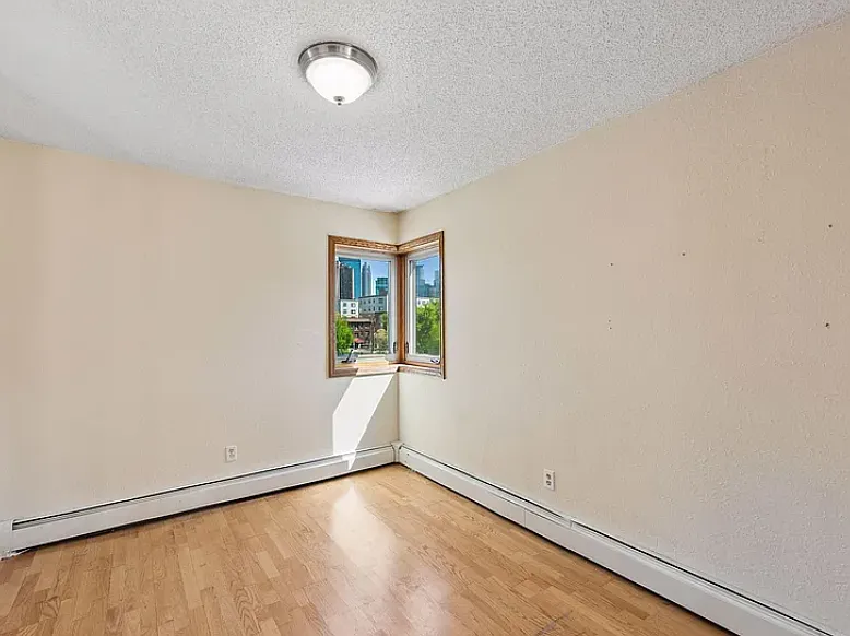 2 bed, 1.0 bath, 725 sqft, $1,600 — Photo 2