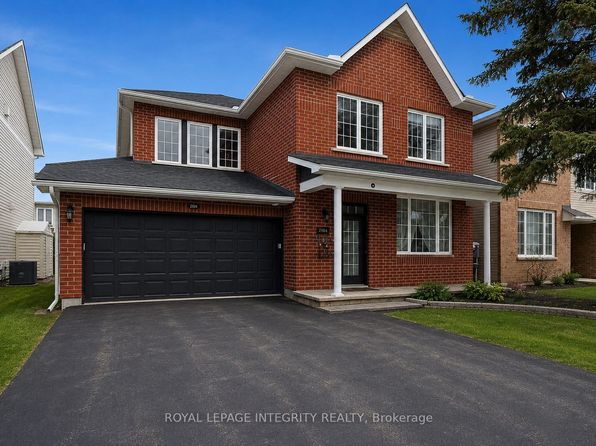 2104 Sandy Oaks Dr, Ottawa, ON K1W 1H5
