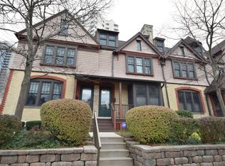 1628 N Farwell Ave #5, Milwaukee, WI 53202