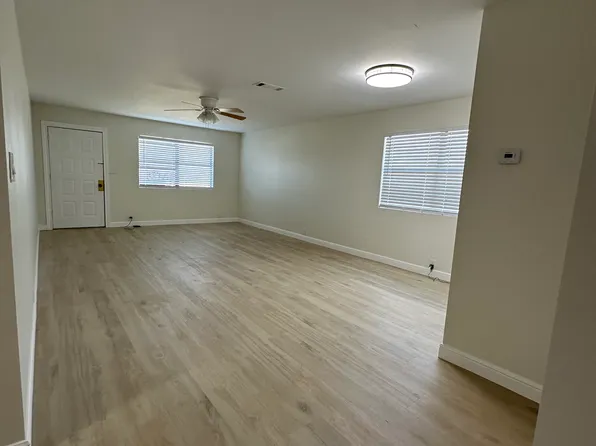 322 Texas Ave #A, Kingsland, TX 78639