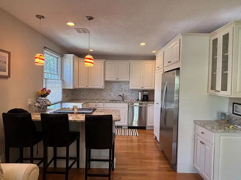 327 Shore Rd #B — Photo 6