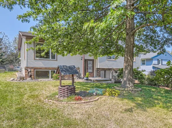 2097 Douglas Ln, White Bear Lake, MN 55110