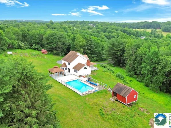 132 Sycamore Dr, Palmerton, PA 18071