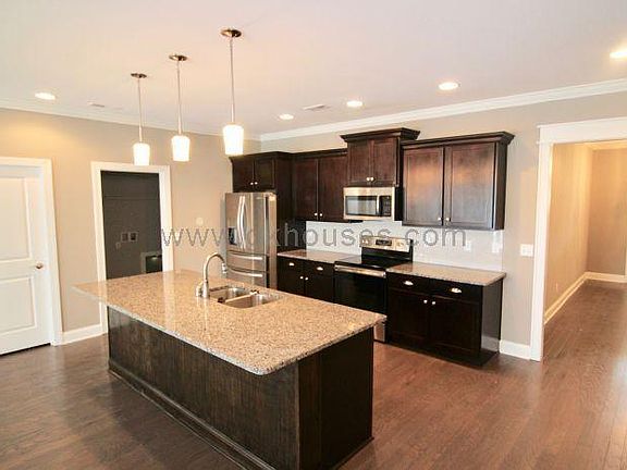2nd image of 7842 Royal Harbour Cir