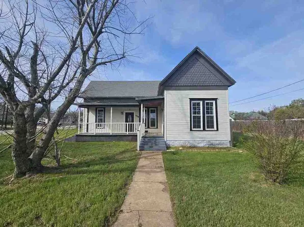 328 Taft St, Mc Gregor, TX 76657