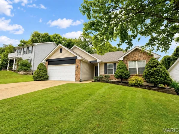 2020 Grants Valley Ln, Imperial, MO 63052