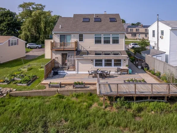 8 Rio Dr, Gloucester, MA 01930