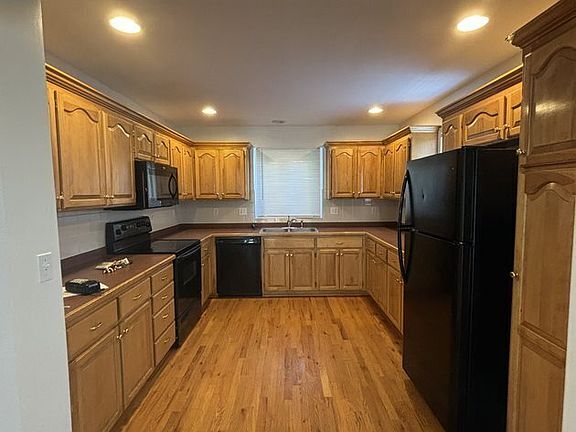 2nd image of 3009 S Shrank Cir