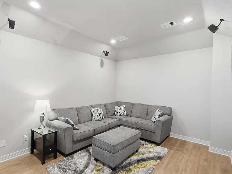 18800 N Bee Cave Springs Cir — Photo 30