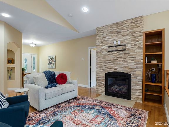 4th image of 100 Quiet Meadows Ct