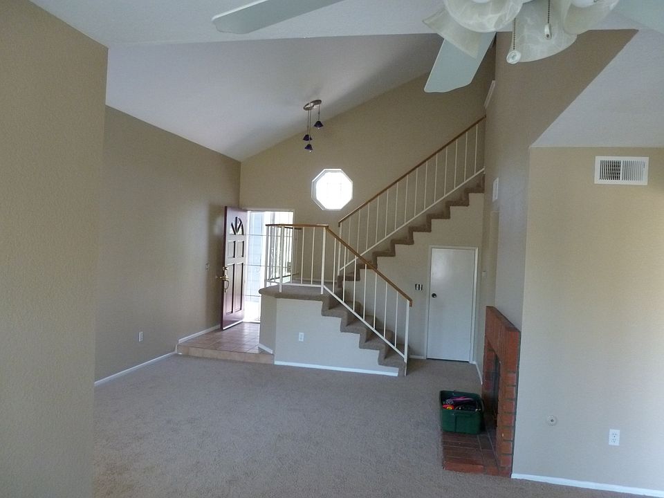 2nd image of 6331 N Wisteria Ave