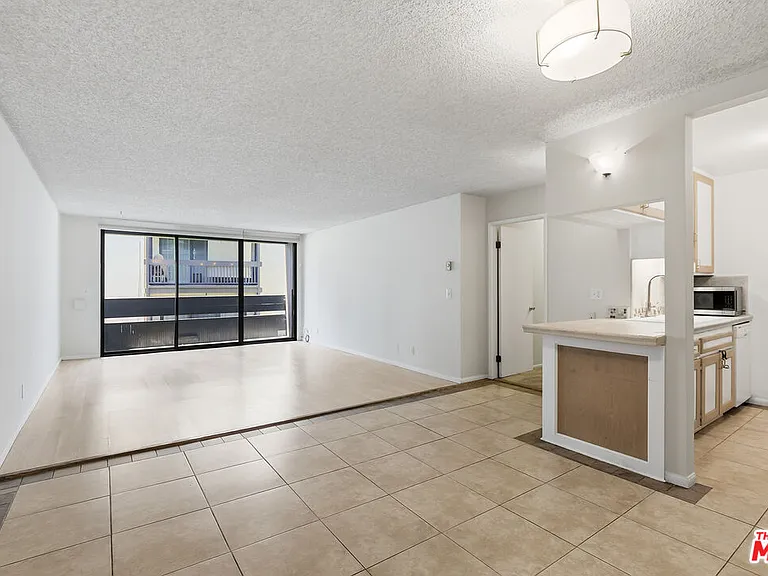 7777 W 91st St #B2157 — Photo 2