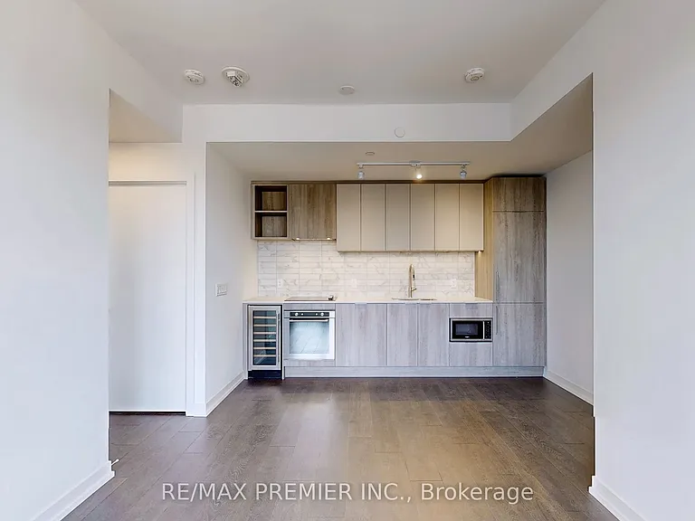 2020 Bathurst St #1116 — Photo 9