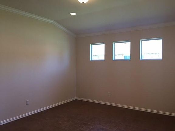 5th image of 214 Tarbox Brown Dr