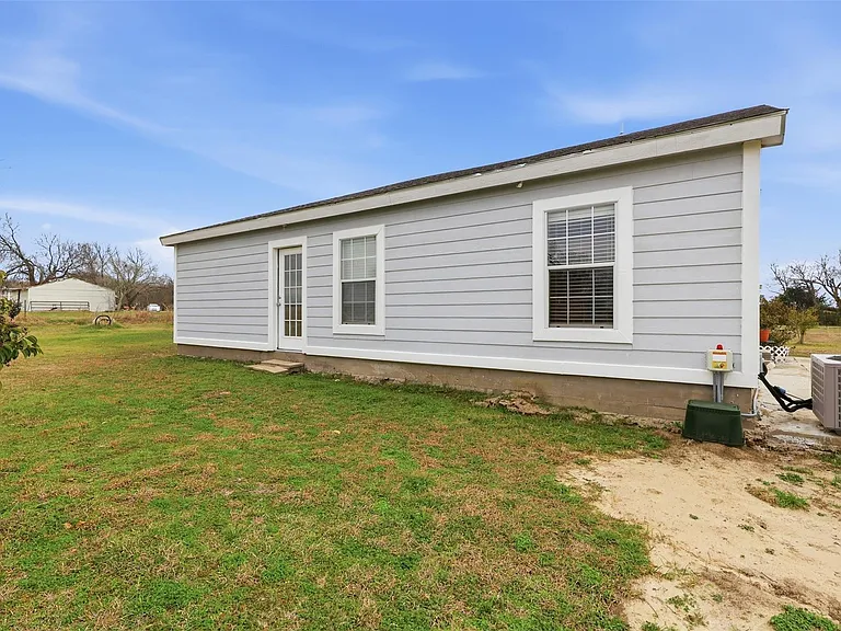 304 County Road 2260 — Photo 15