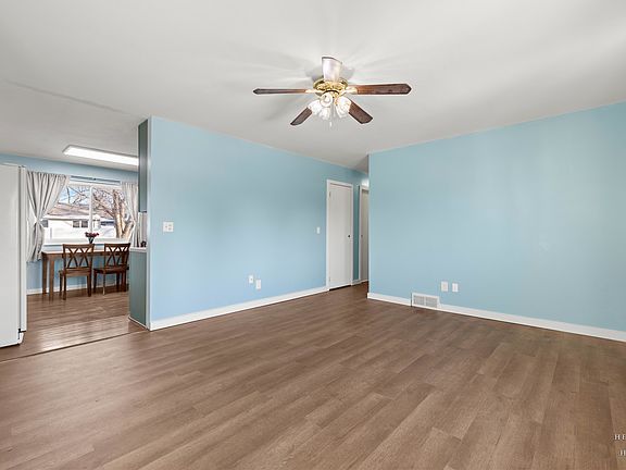 4th image of 1516 9th Ave