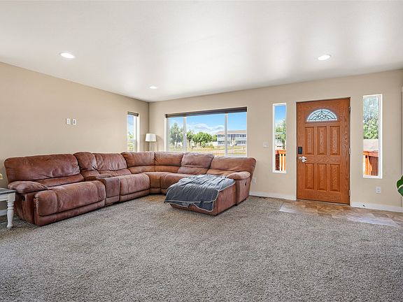 5th image of 877 Prairie Rd