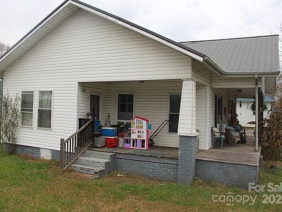 2nd image of 122 Dillashaw Dr