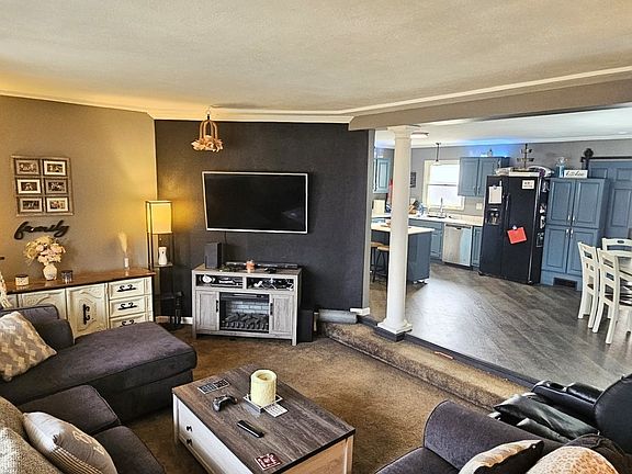 3rd image of 413 E Christine Dr