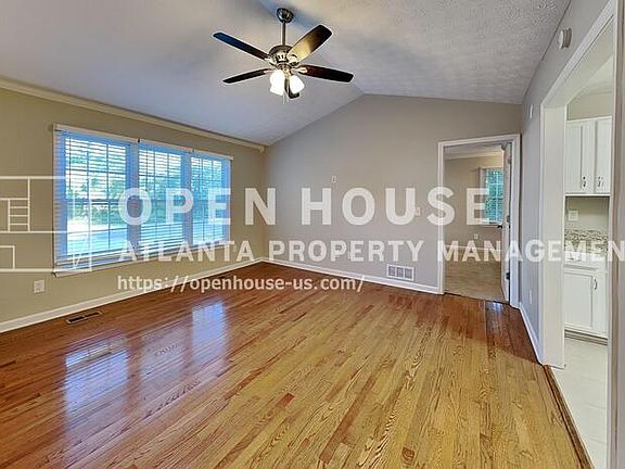 4th image of 300 Austin Dr
