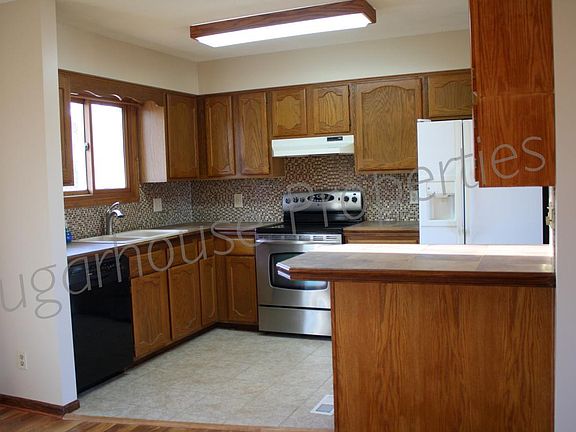 5th image of 6130 S 41st St