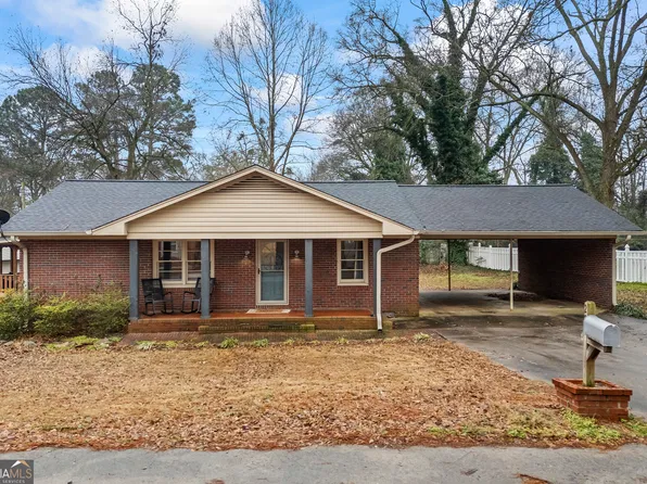 285 Bowers St, Royston, GA 30662