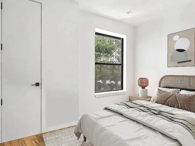 122 29th St #6L — Photo 2
