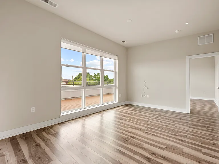 1800 Mount Vernon Ave #401 — Photo 10