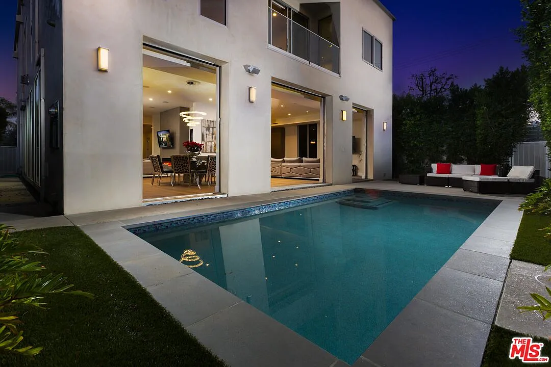 5 bed, 4.5 bath, 4800 sqft, $19,500 — Photo 1