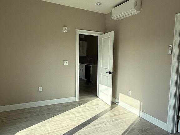 4th image of 5 Washington Ave #301