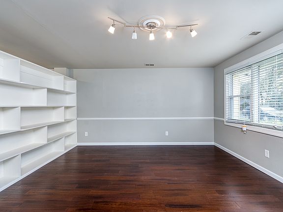 3rd image of 519 King Malcolm Ave