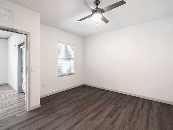 3rd image of 1240 Aberdeen Orchard Way