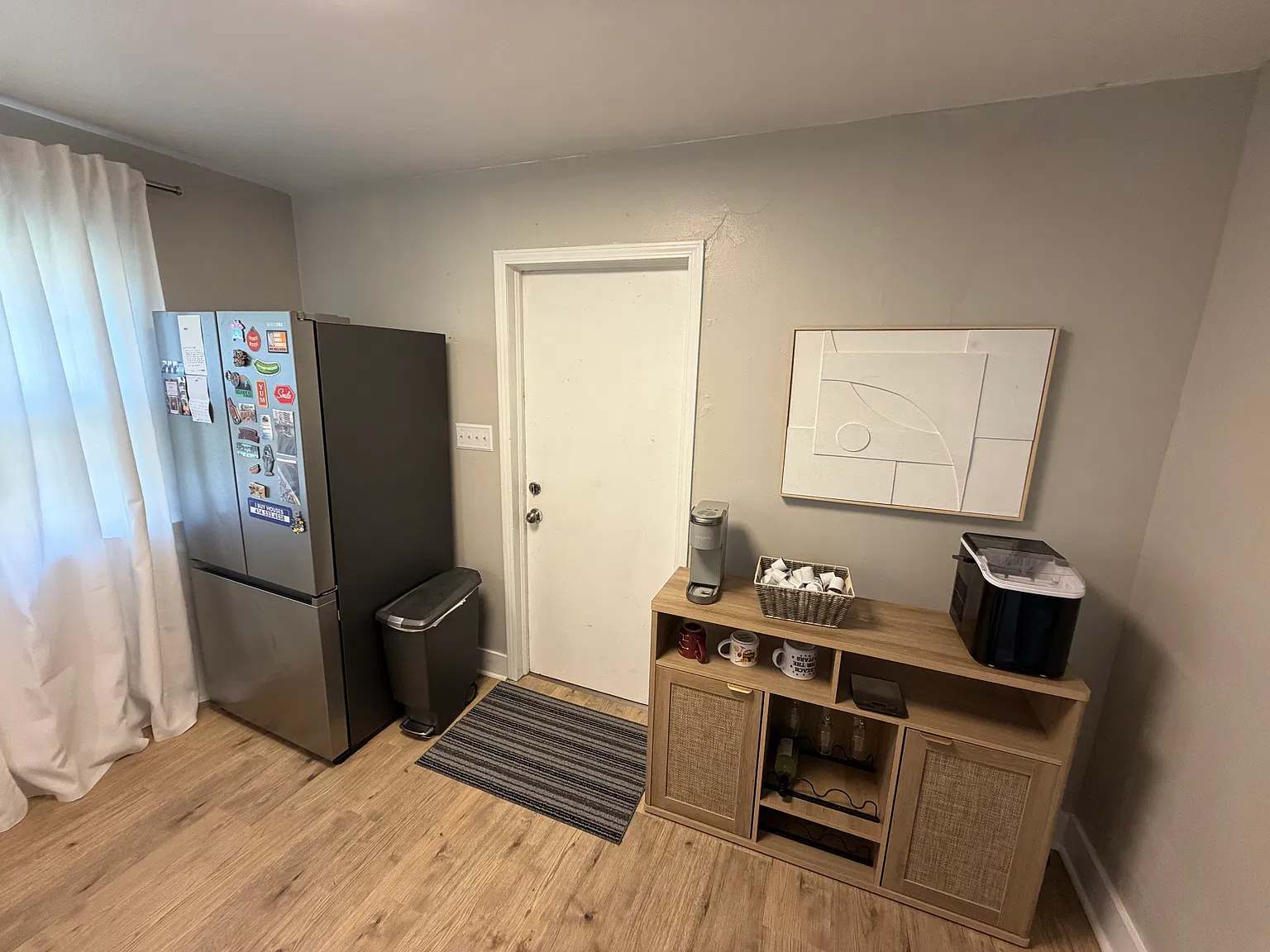 3 bed, 1300 sqft, $2,095 — Photo 3